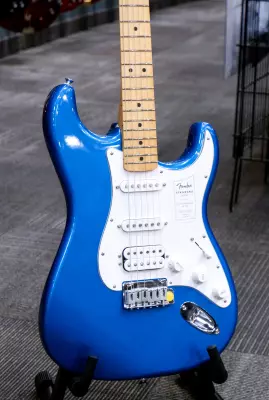 Fender - Standard Stratocaster HSS, Maple Fingerboard with White Pickguard - Aqua Marine Metallic 3